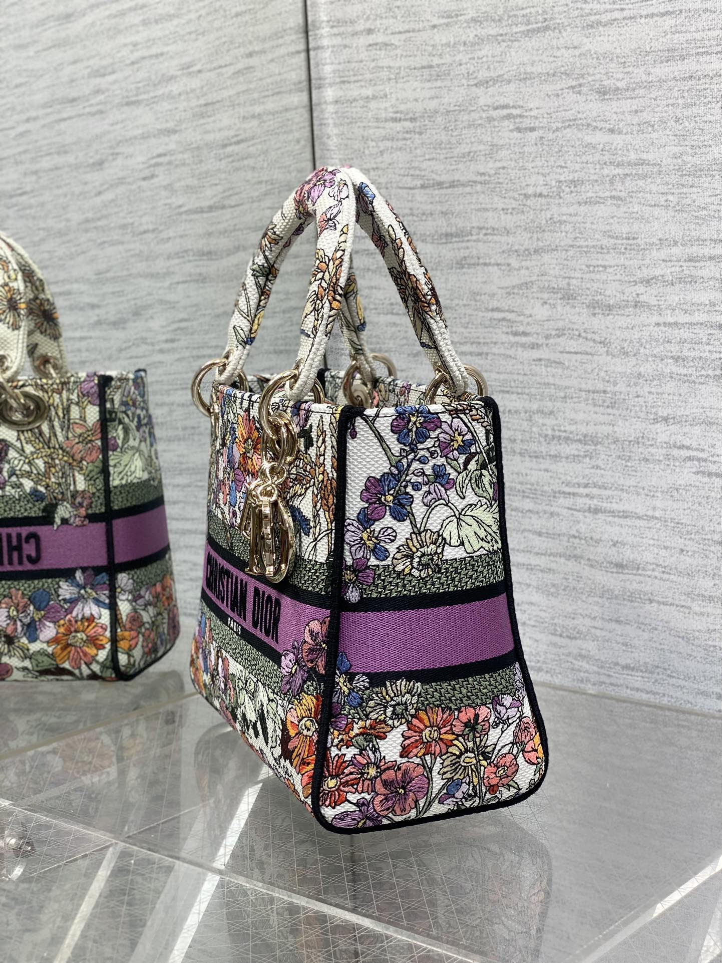 medium lady D*or bag white multicolor D*or 4 saisons Été embroidery 24 x 20 x 12 cm