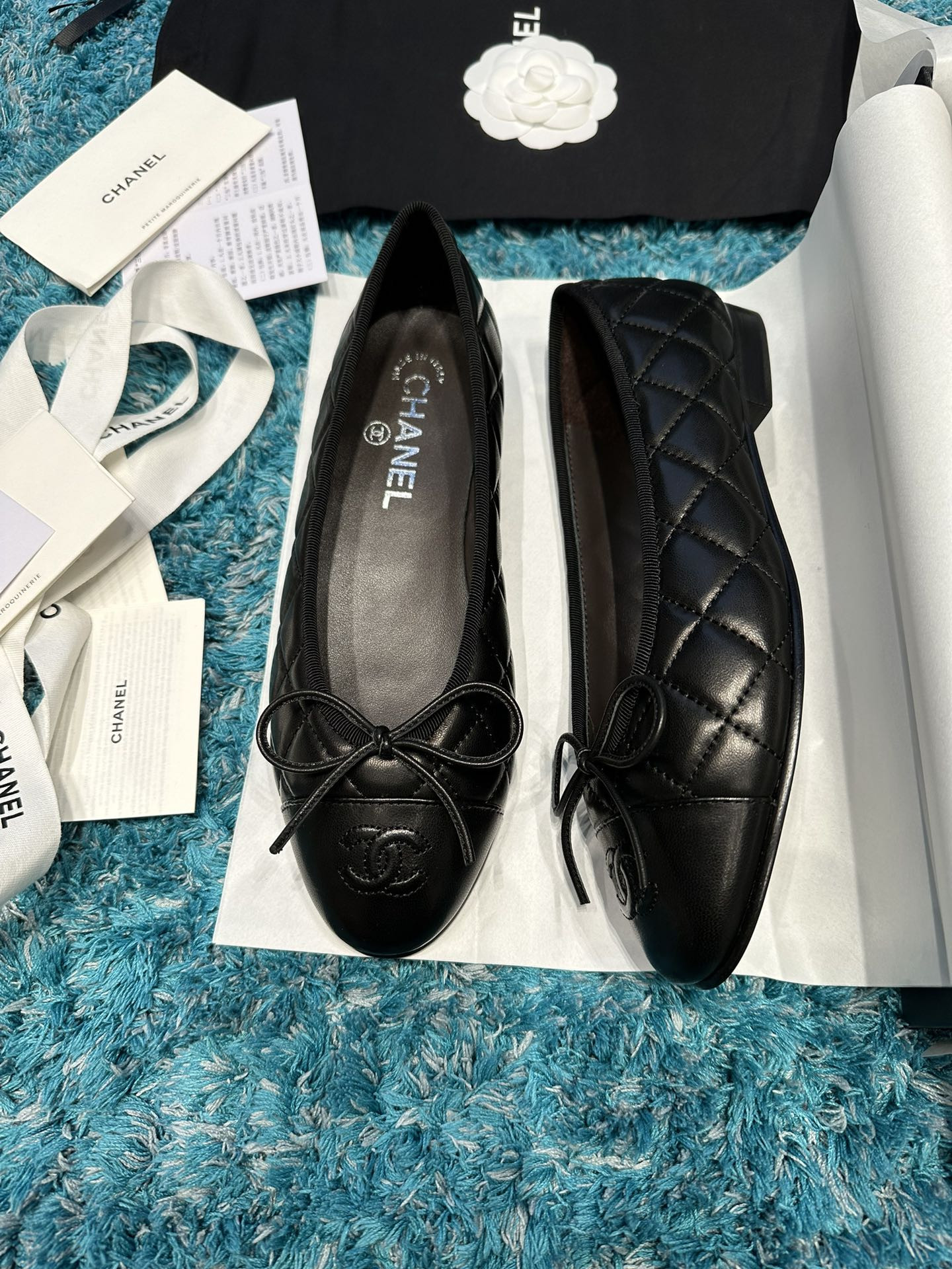 ua Ch*el ballet flats