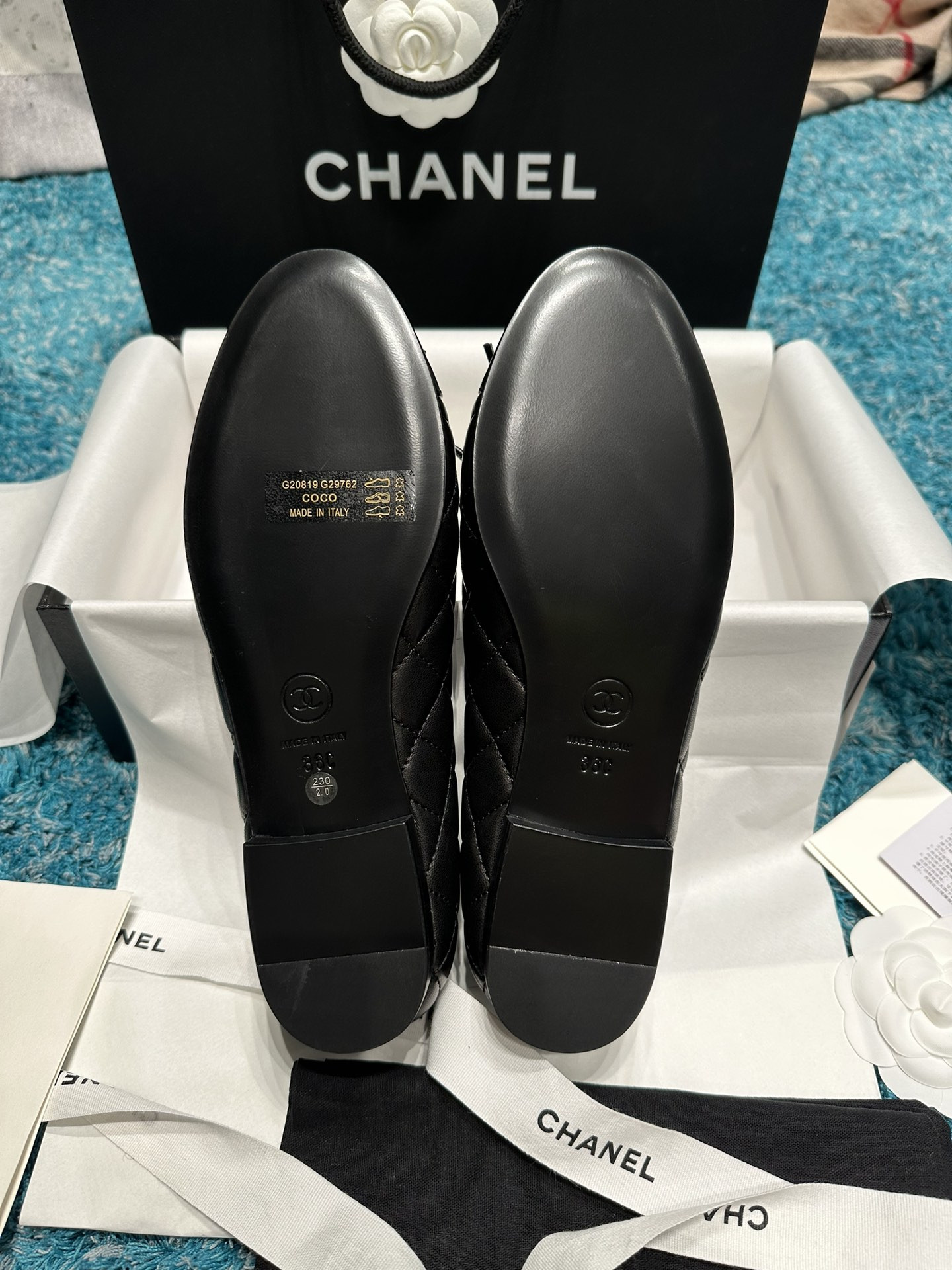 ua Ch*el ballet flats