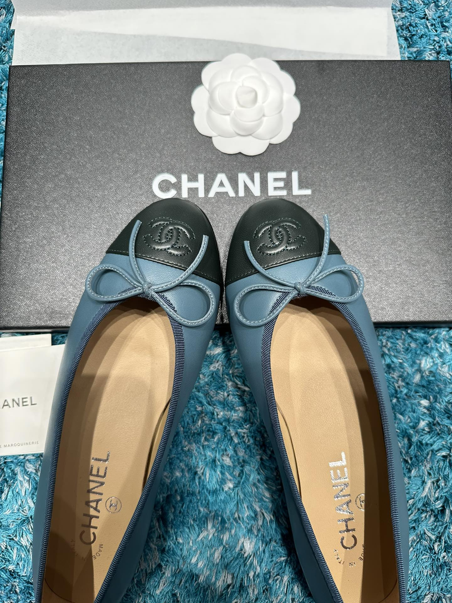 ua Ch*el ballet flats