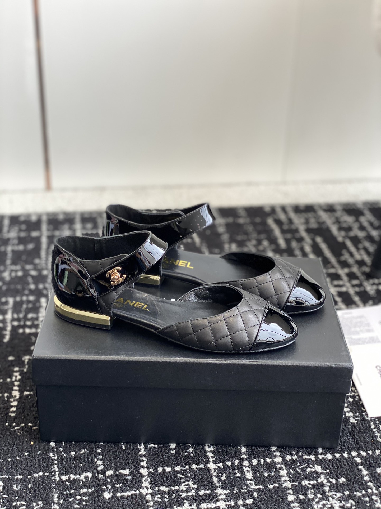 ua Ch*el mary janes