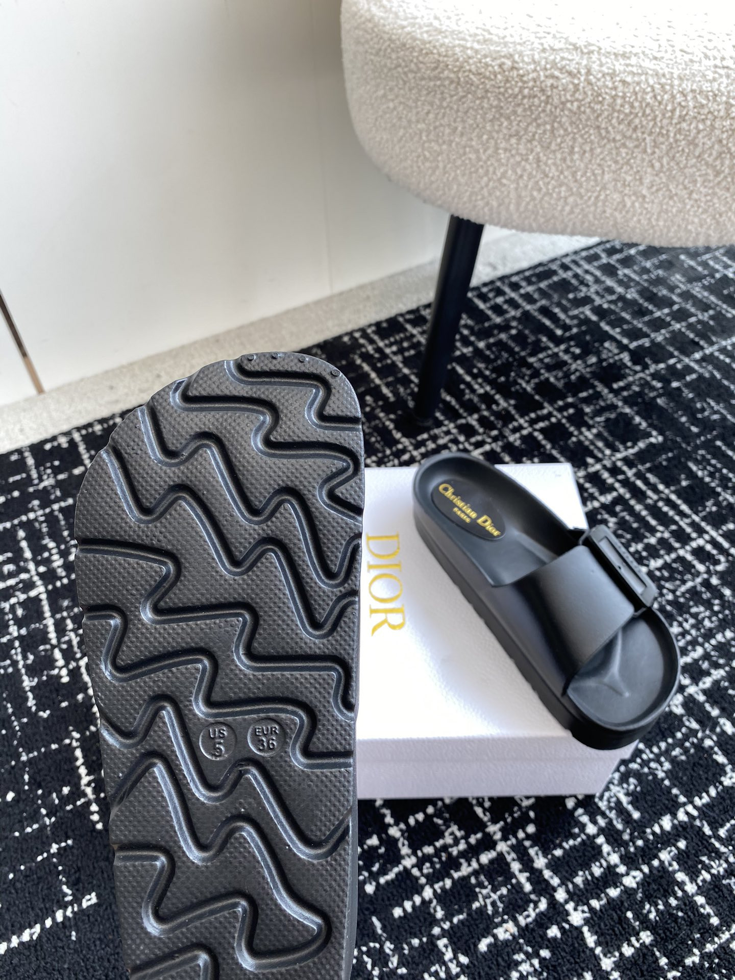ua D*or slide black