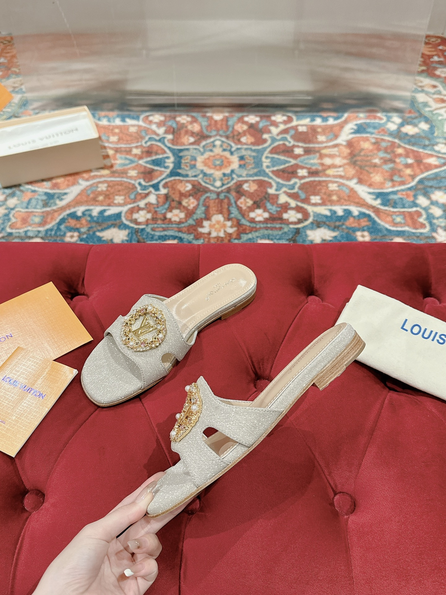 UA LV Flat Mule