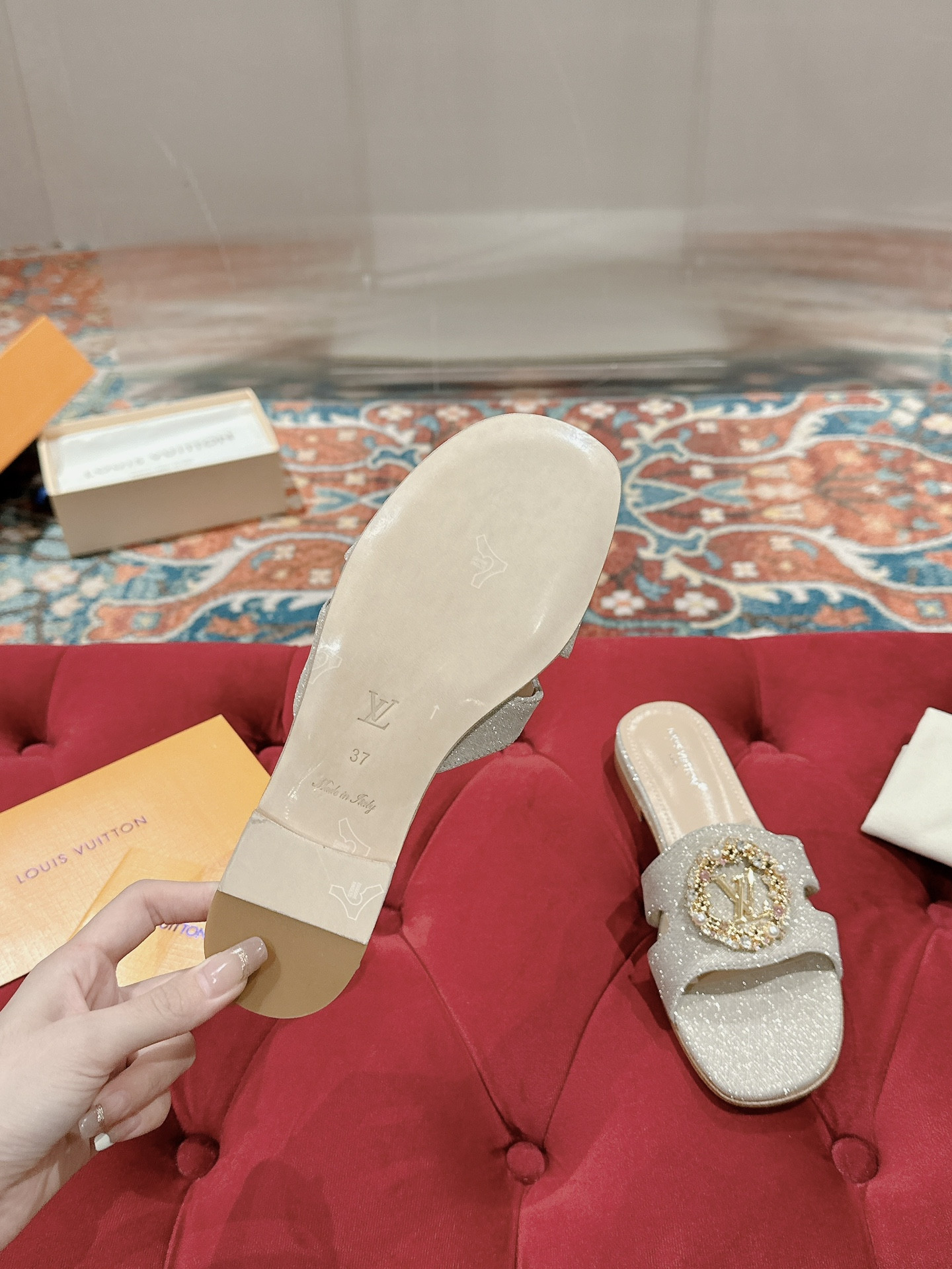 UA LV Flat Mule
