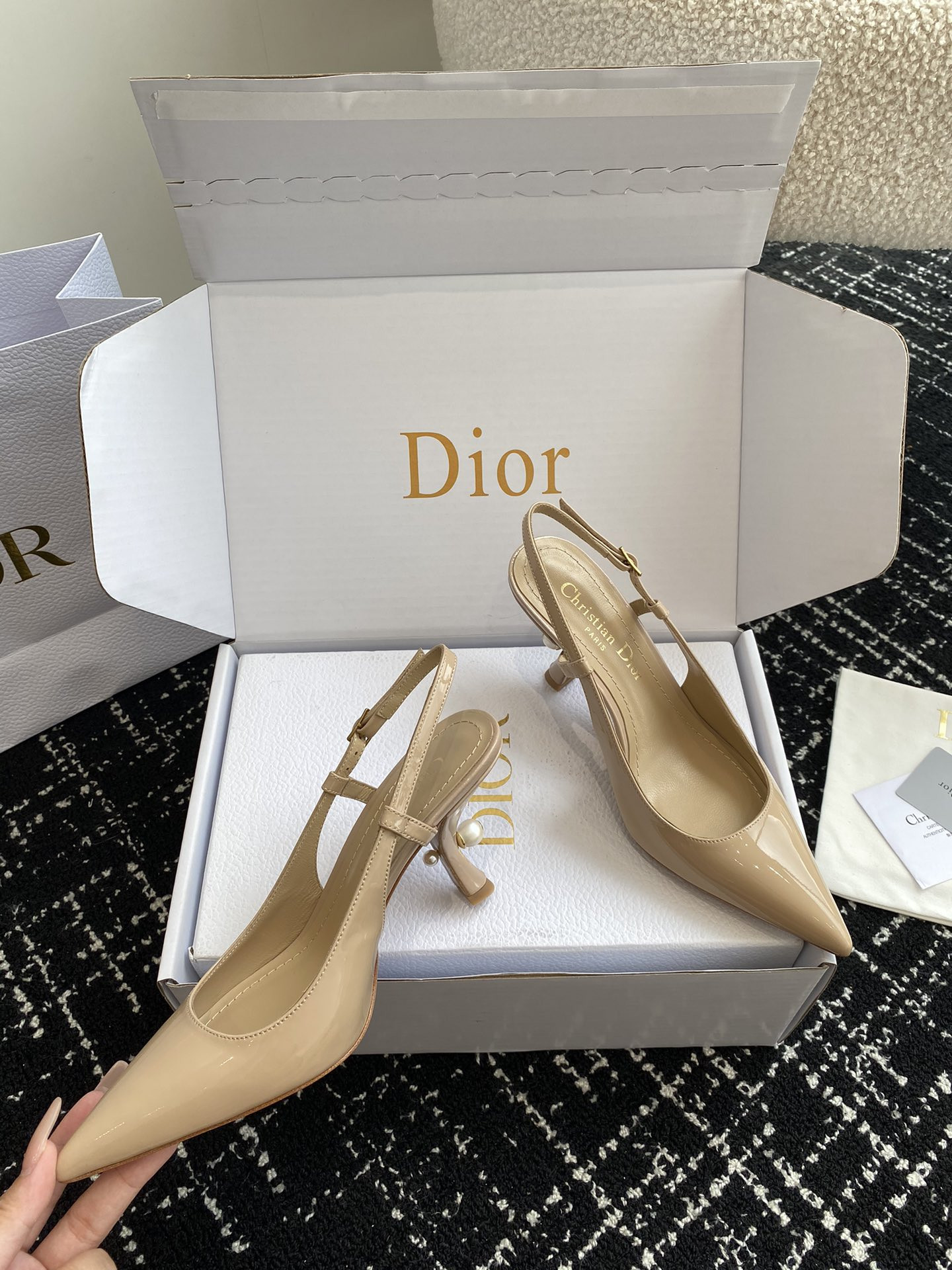ua D*or tribales slingback pump