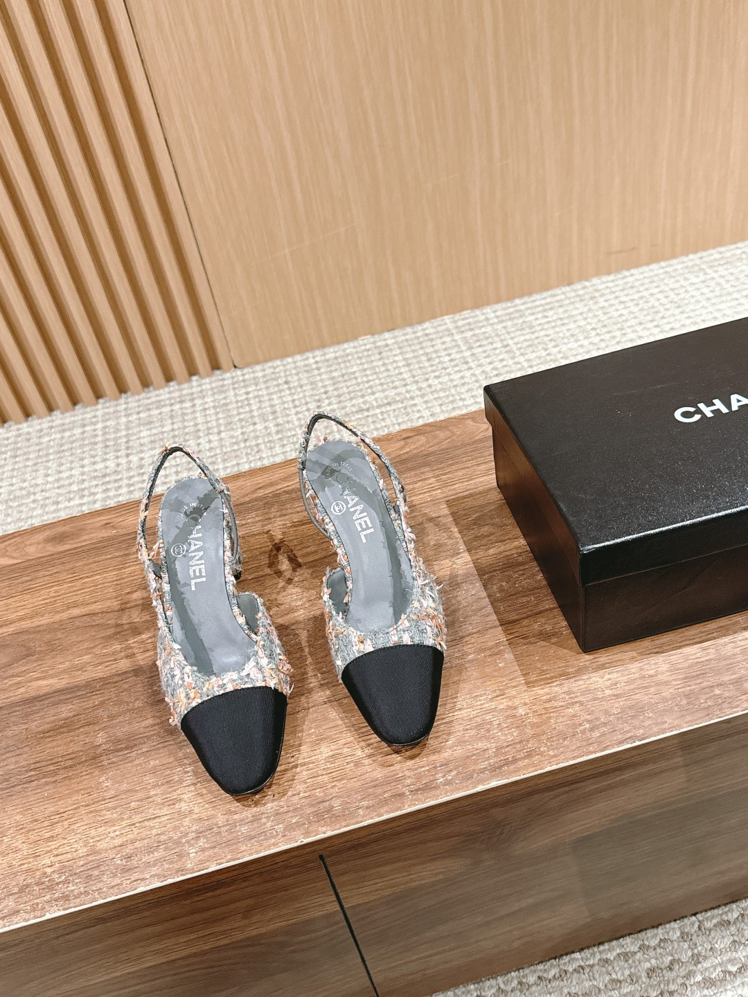 ua Ch*el slingbacks