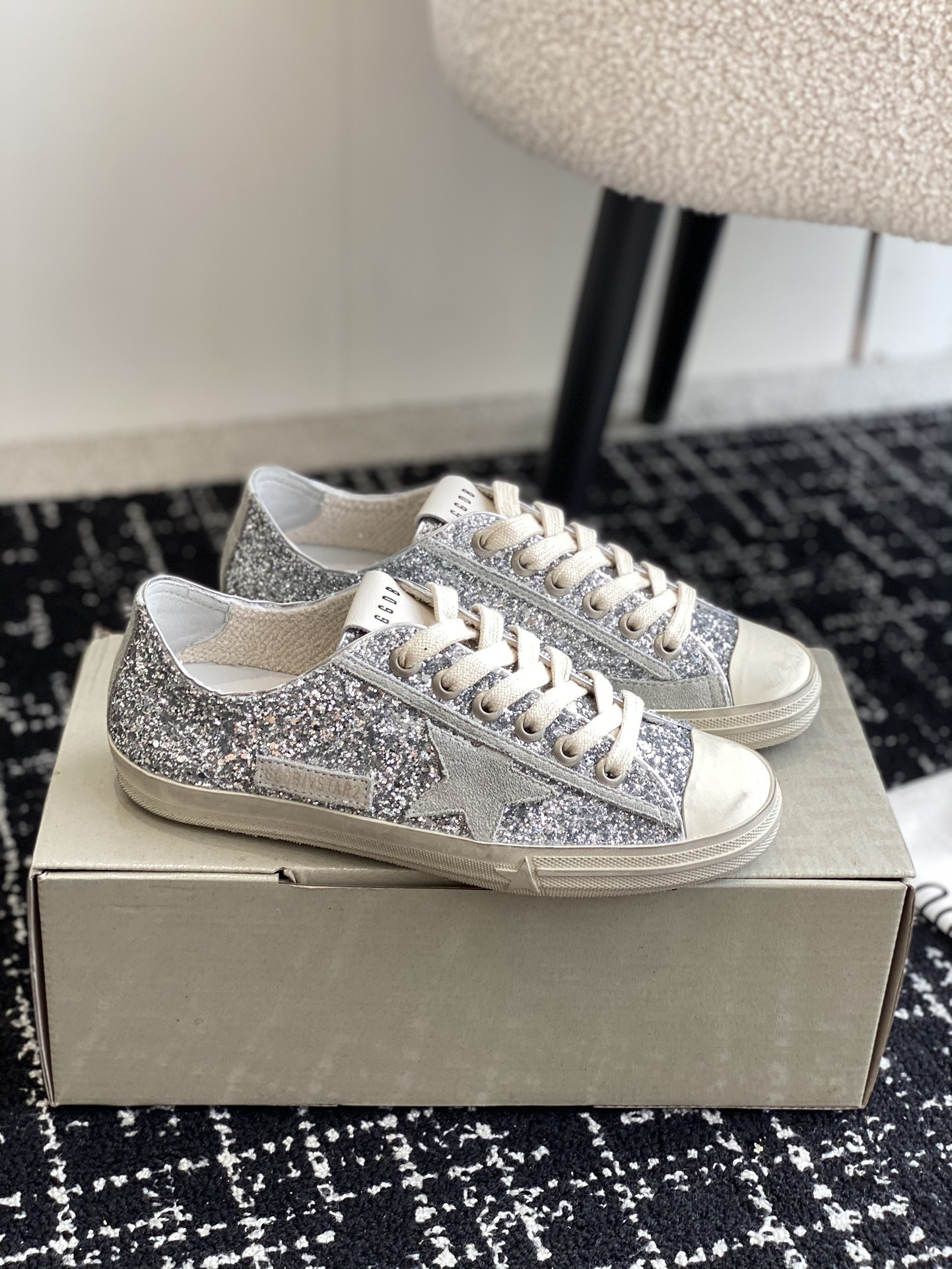 UA Golden Goose V-STAR Sneaker