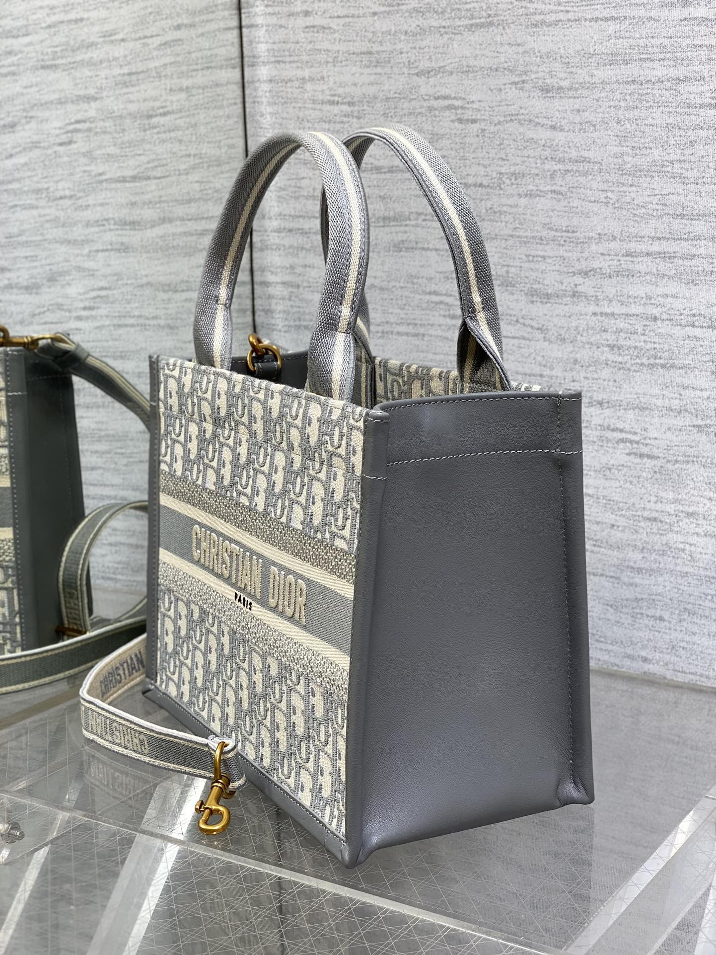 D*or small D*or book tote gray D*or oblique embroidery and calfskin 26.5 x 21 x 14 cm