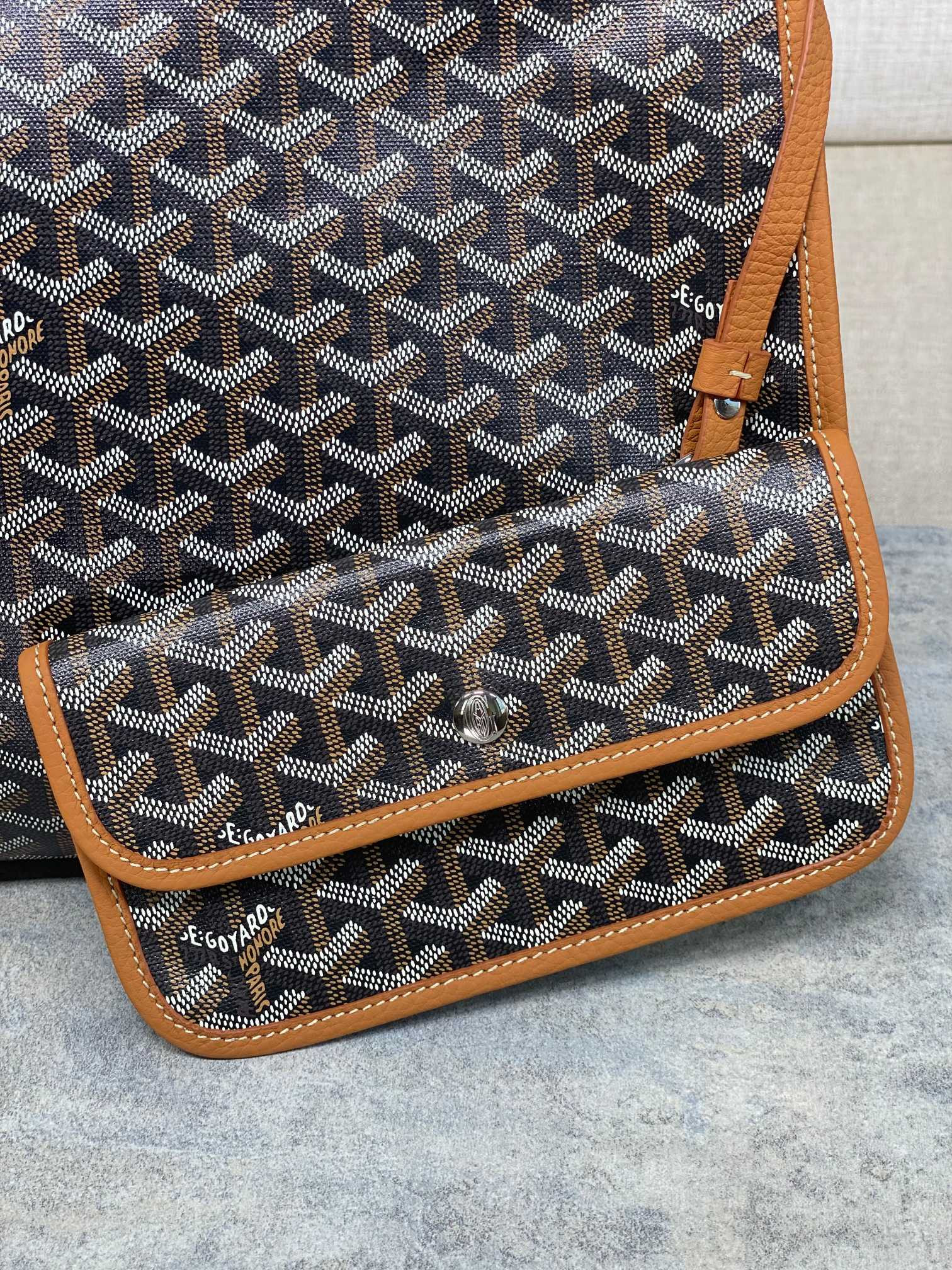Go*ard chic du chien 41x30x16.5cm