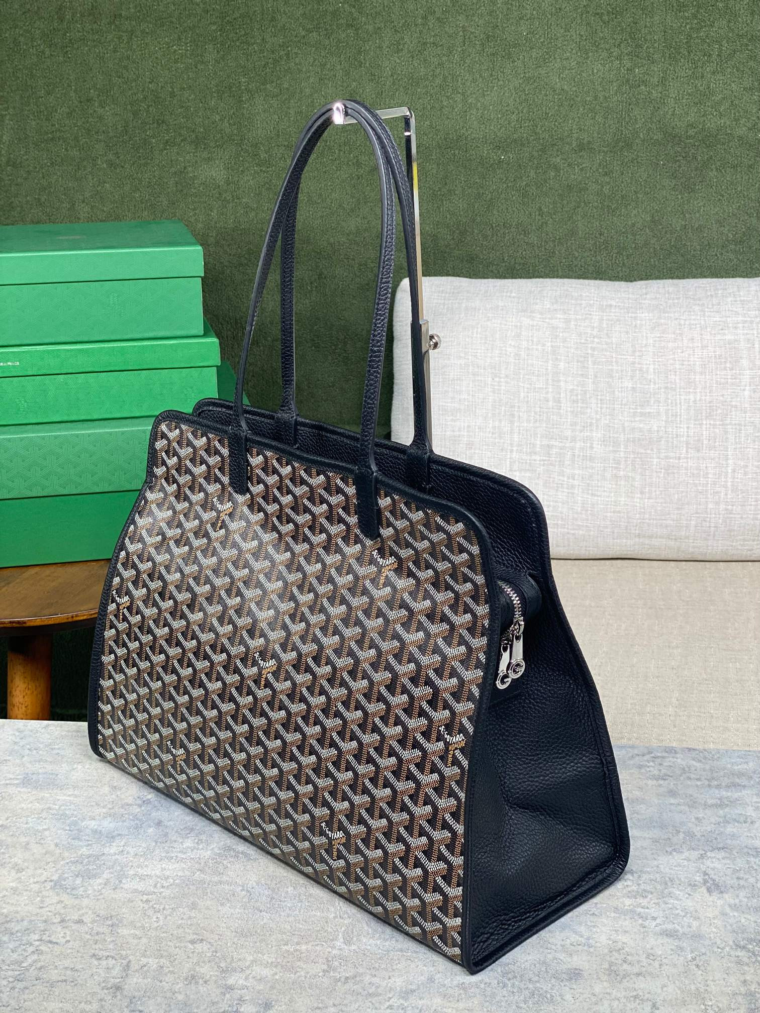 Go*ard chic du chien 41x30x16.5cm