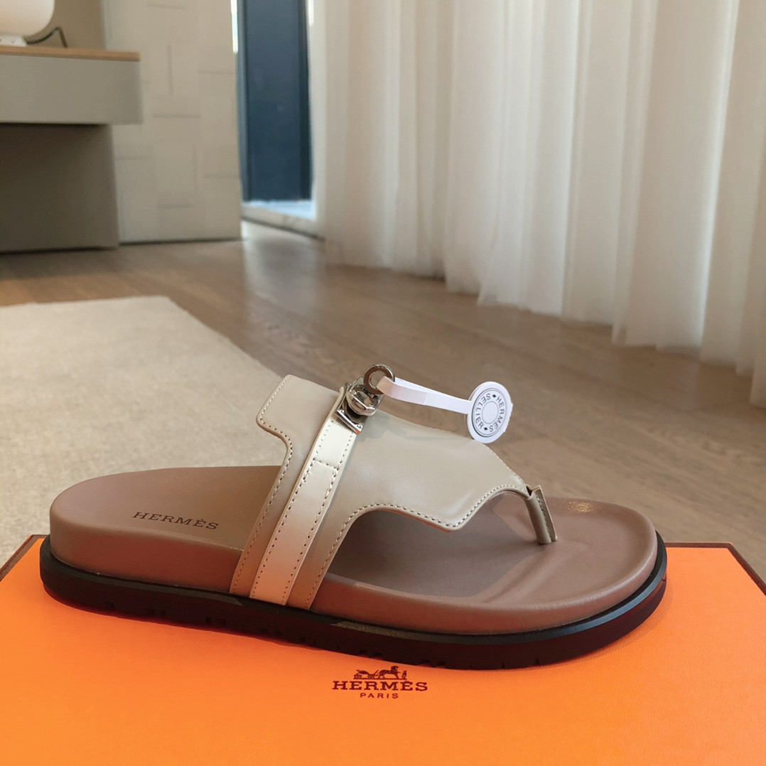 ua H**me5 empire sandal