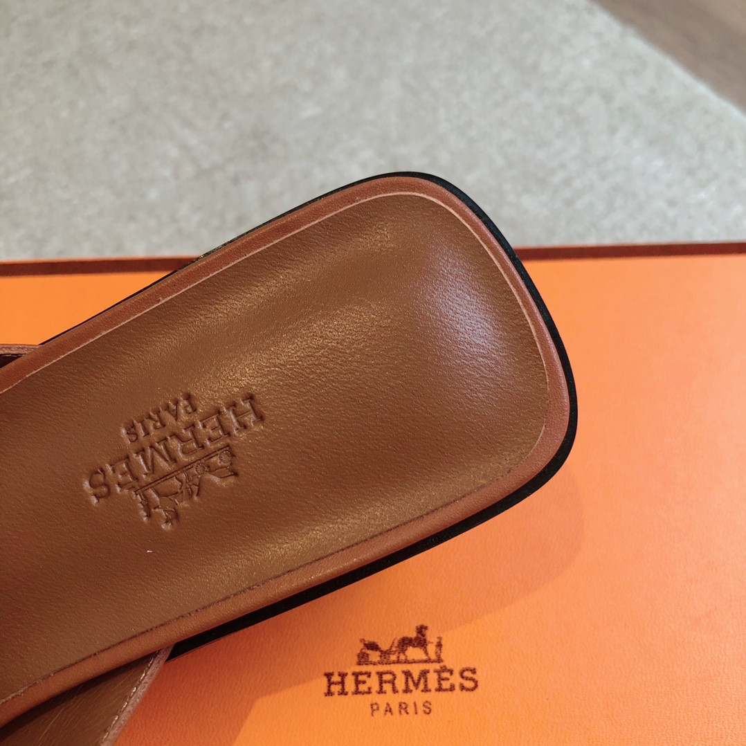 ua H**me5 isle sandal