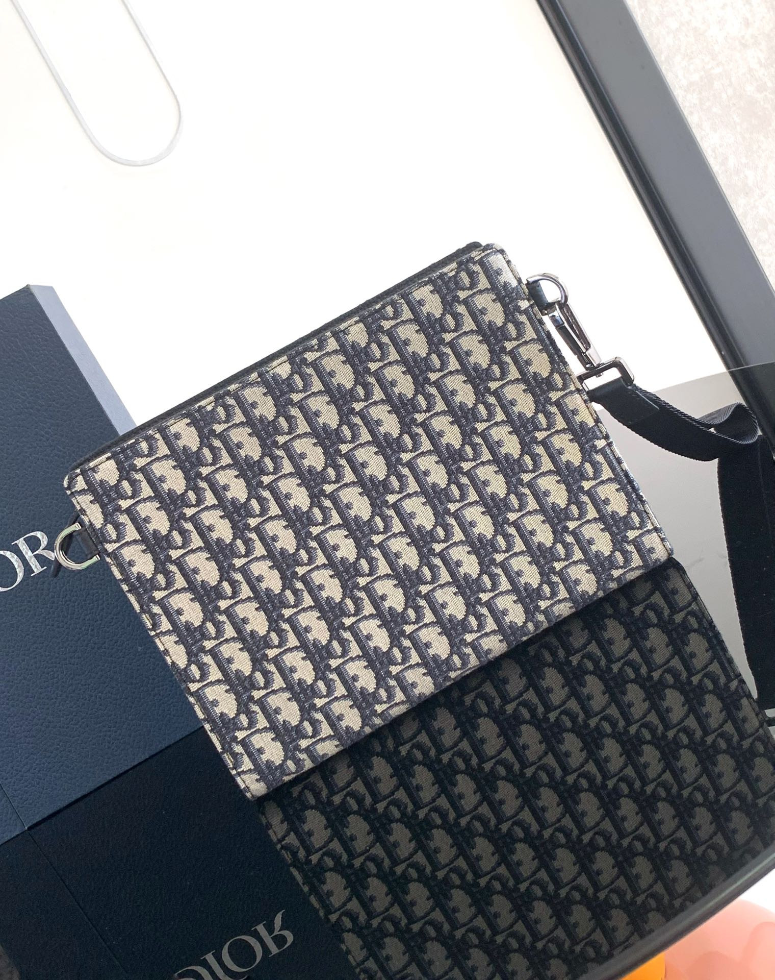 D*or a5 triangle pouch 27 x 19.5 x 6 cm