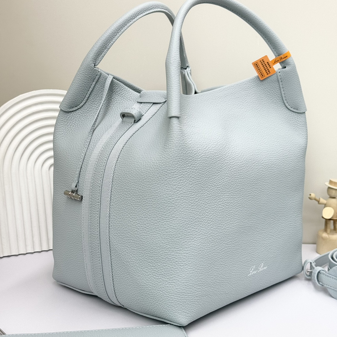 L**o p*ana large bale bag grained calfskin 24 x 20 x 27 cm