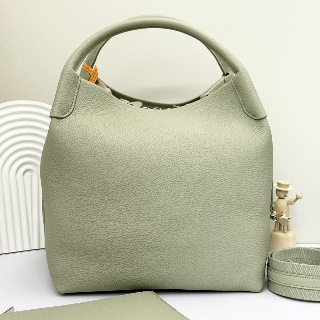 L**o p*ana large bale bag grained calfskin 24 x 20 x 27 cm