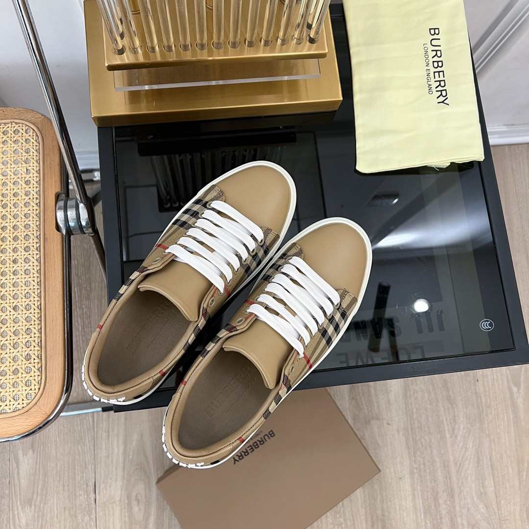 ua B**rry check sneakers