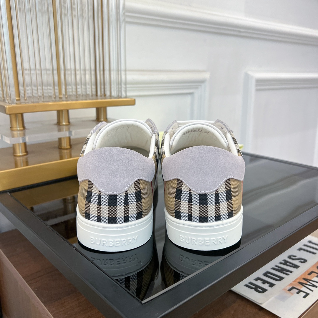 ua B**rry sneakers
