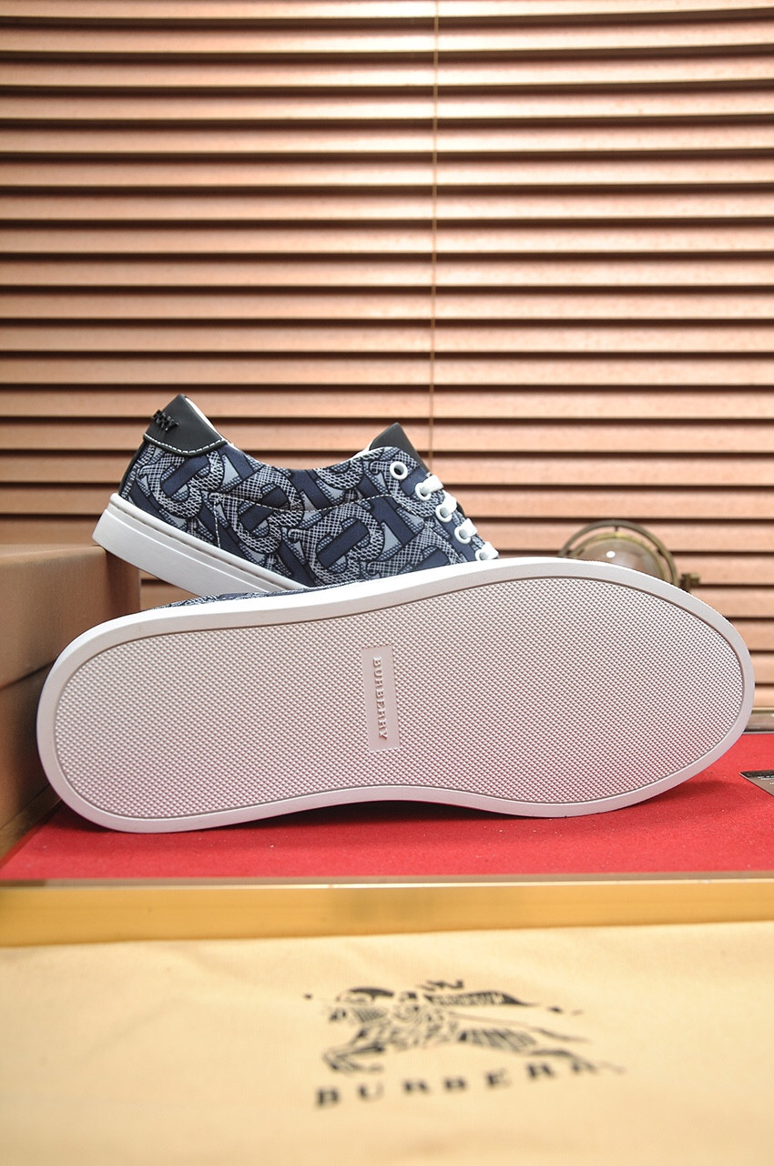 ua B**rry sneakers