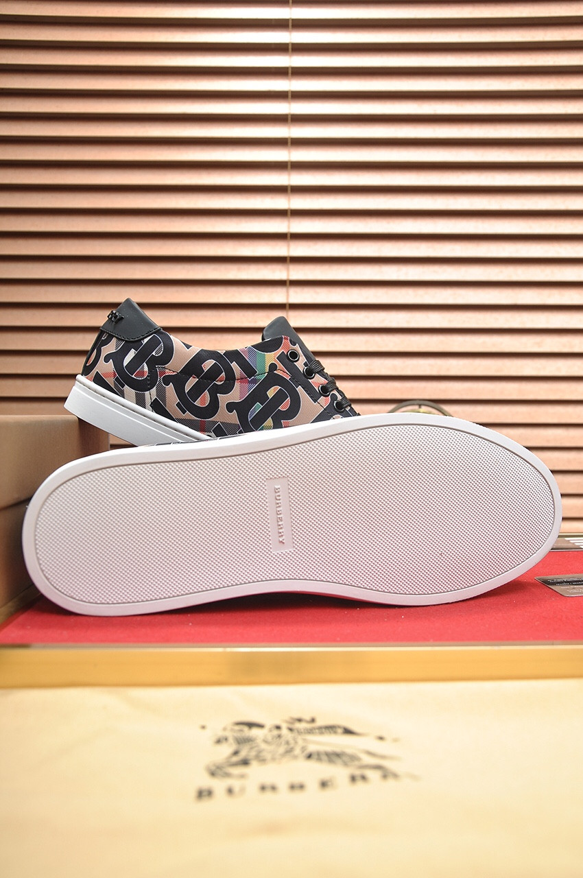 ua B**rry sneakers