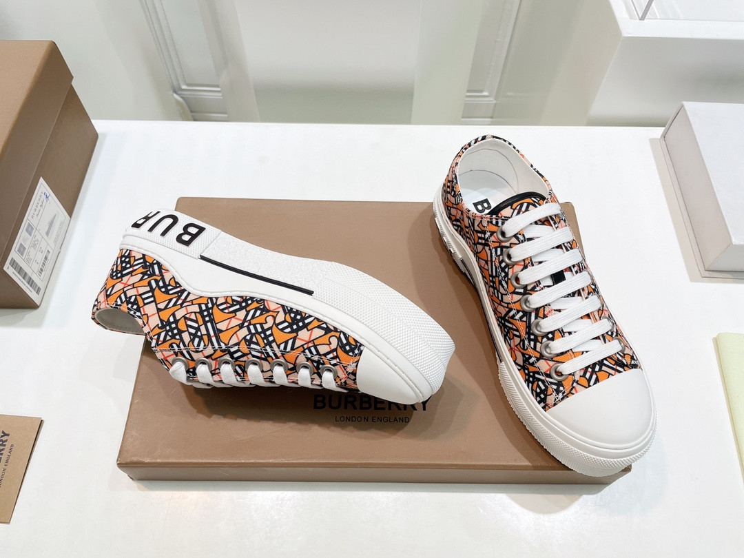 ua B**rry sneakers