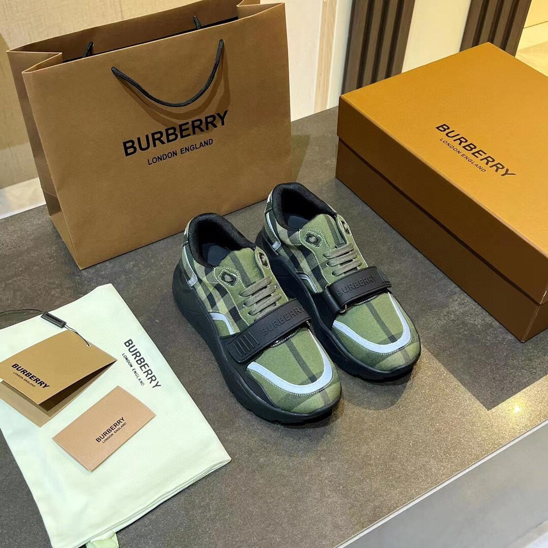 ua B**rry sneakers