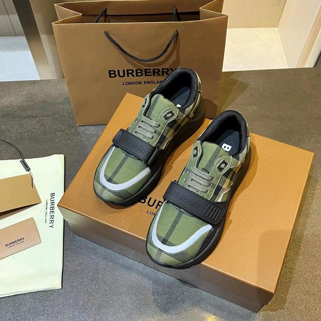 ua B**rry sneakers