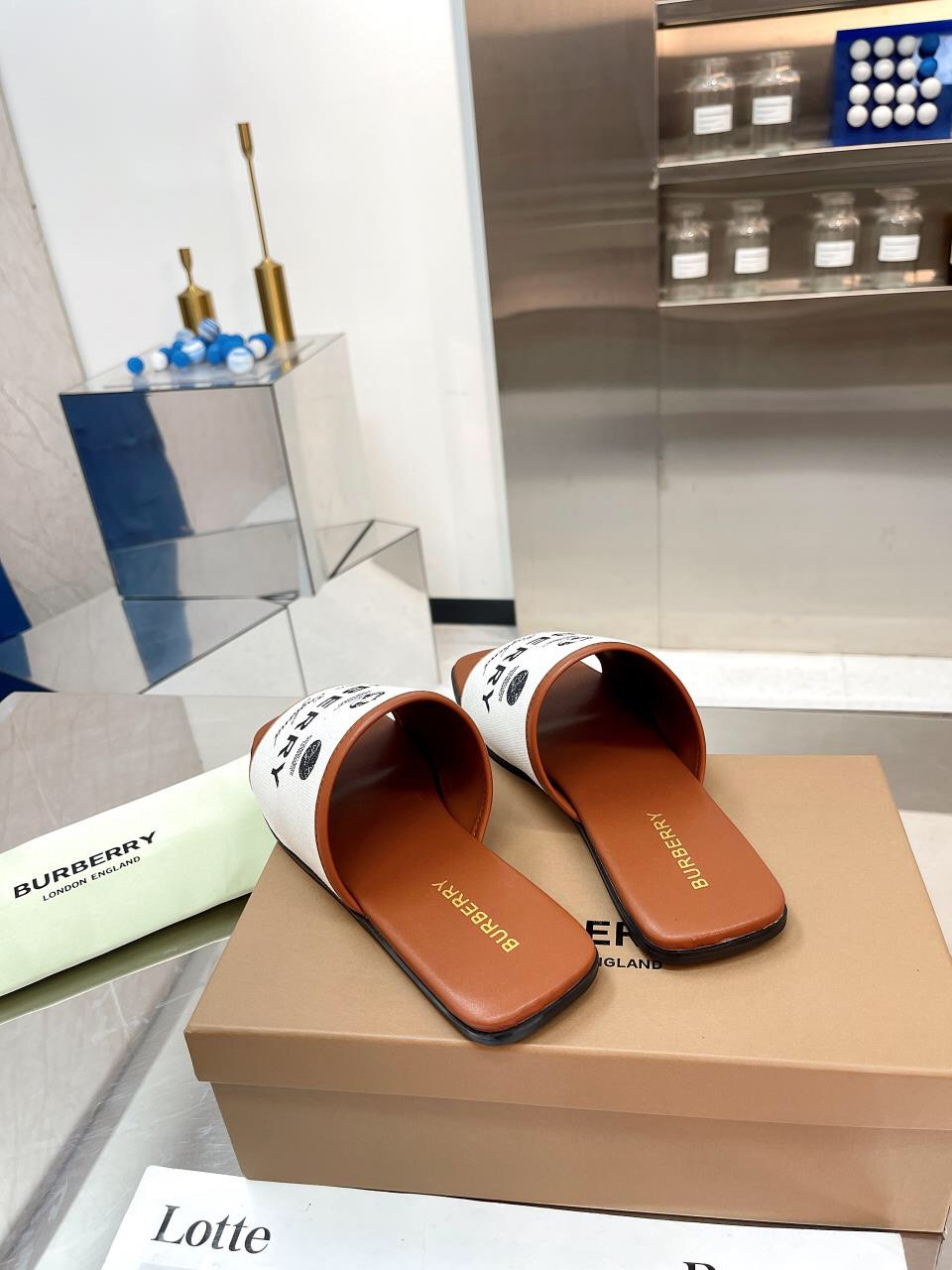 ua B**rry slides