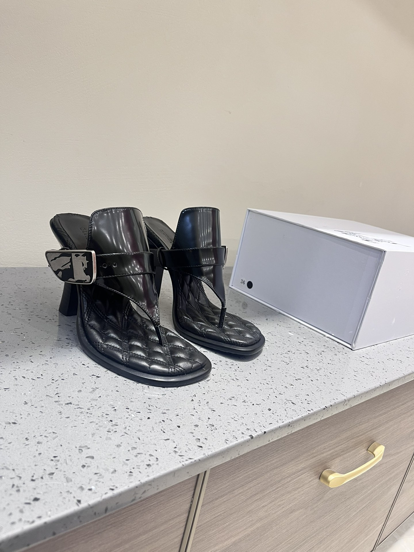 ua B**rry slides