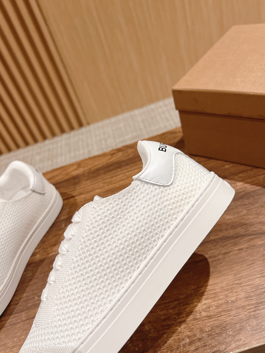 ua B**rry sneakers