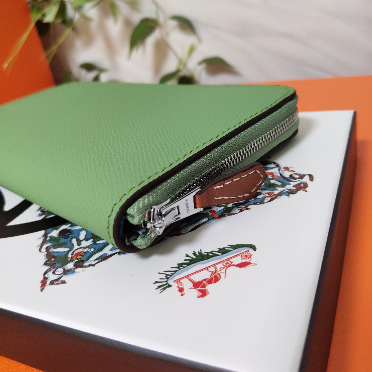 H**me5 long wallet 20x11cm
