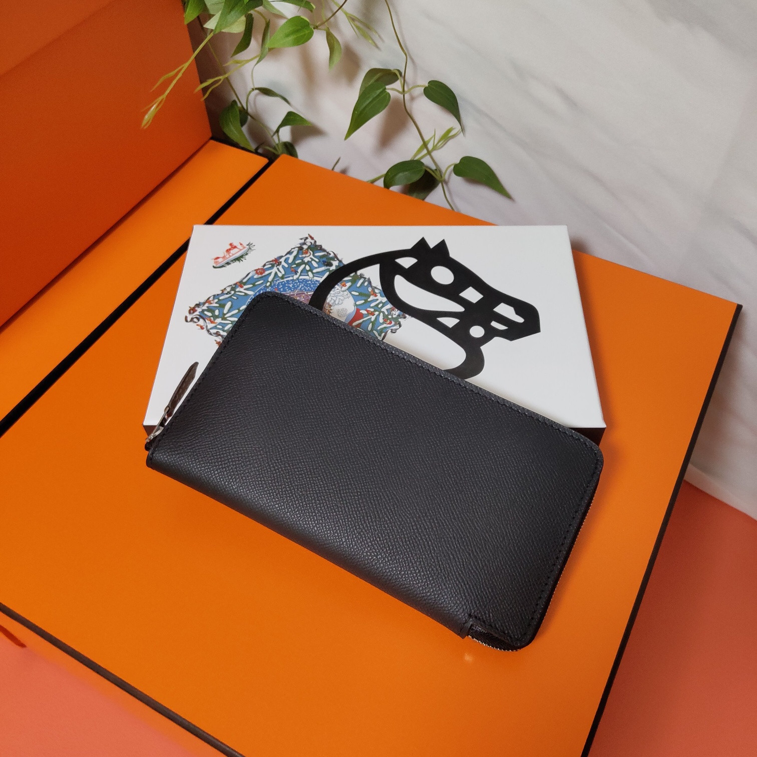 H**me5 long wallet 20x11cm
