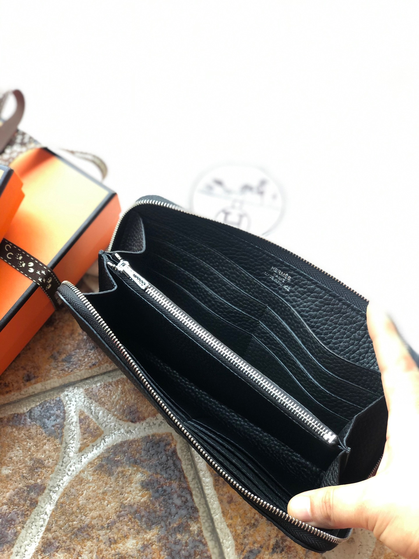 H**me5 long wallet 20x11cm