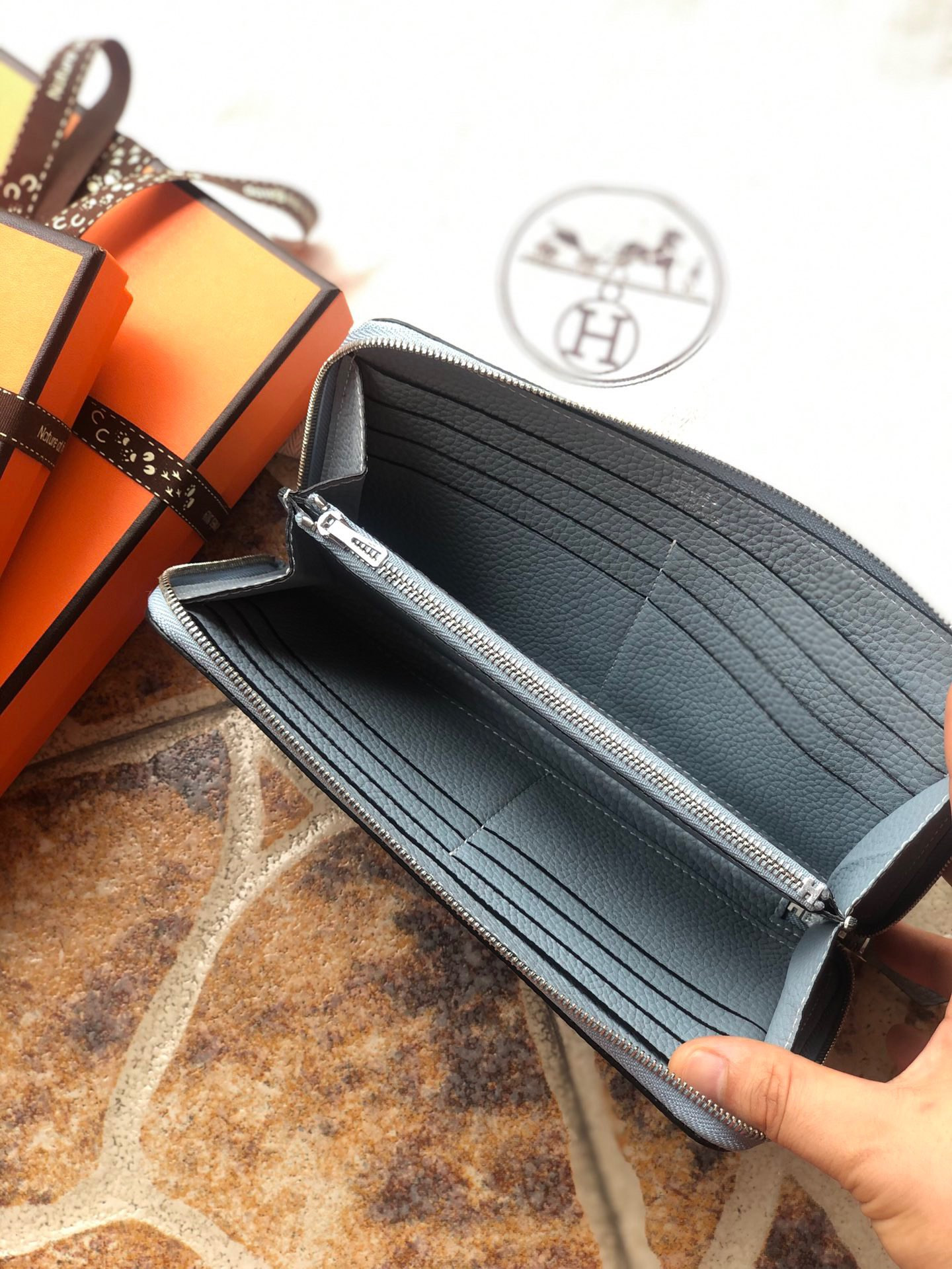 H**me5 long wallet 20x11cm