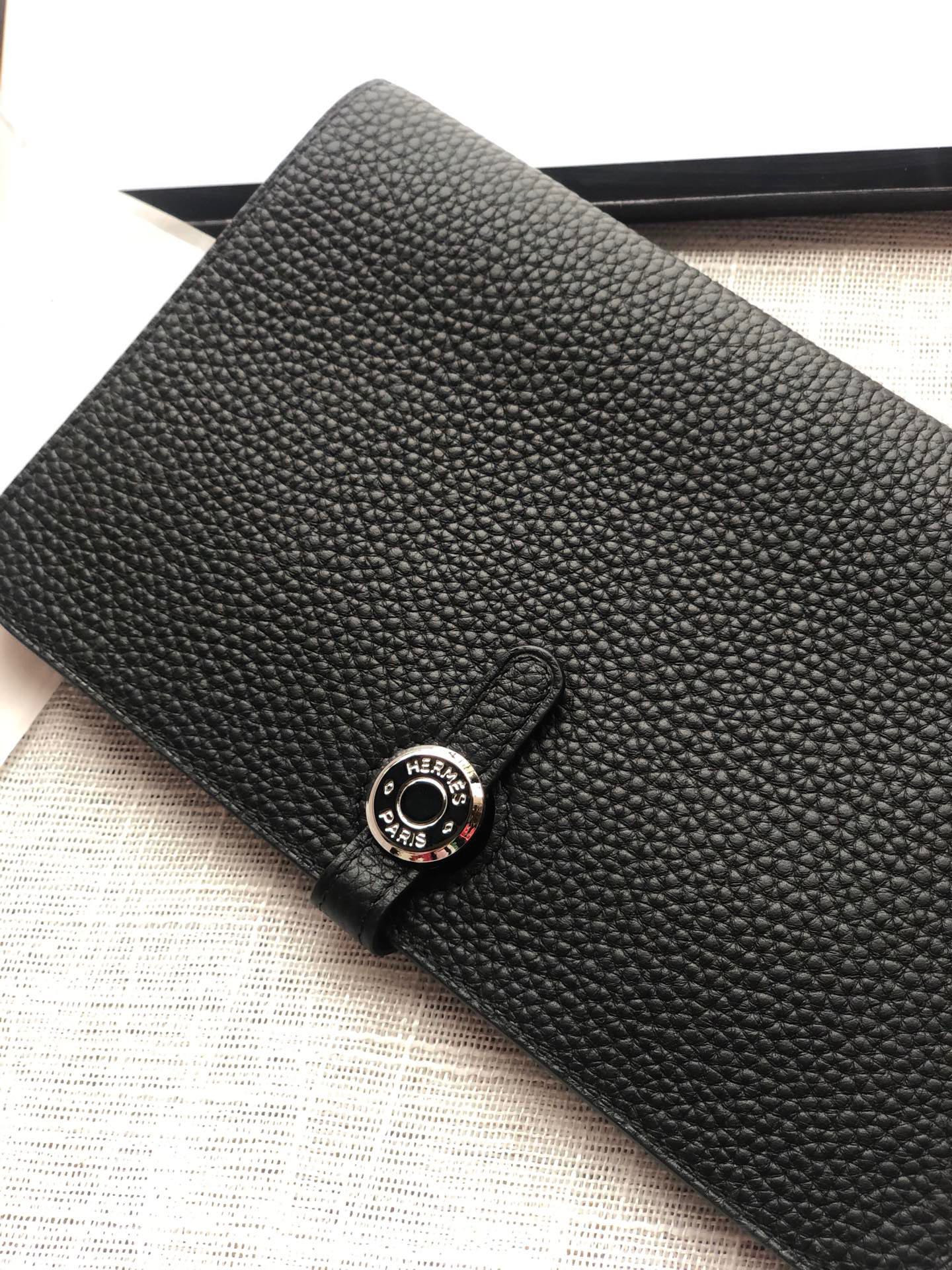 H**me5 dogon duo wallet 20.1cm