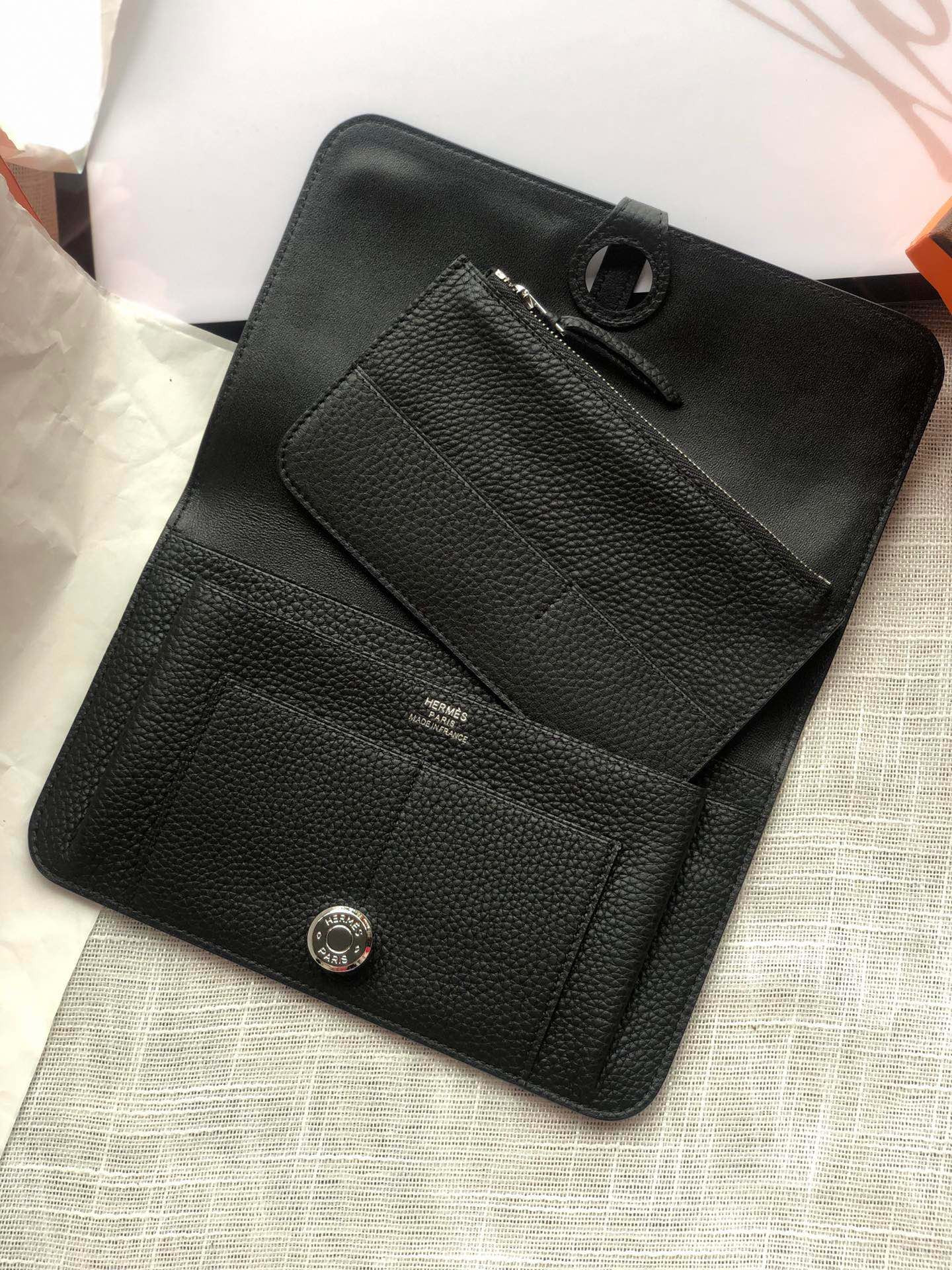 H**me5 dogon duo wallet 20.1cm