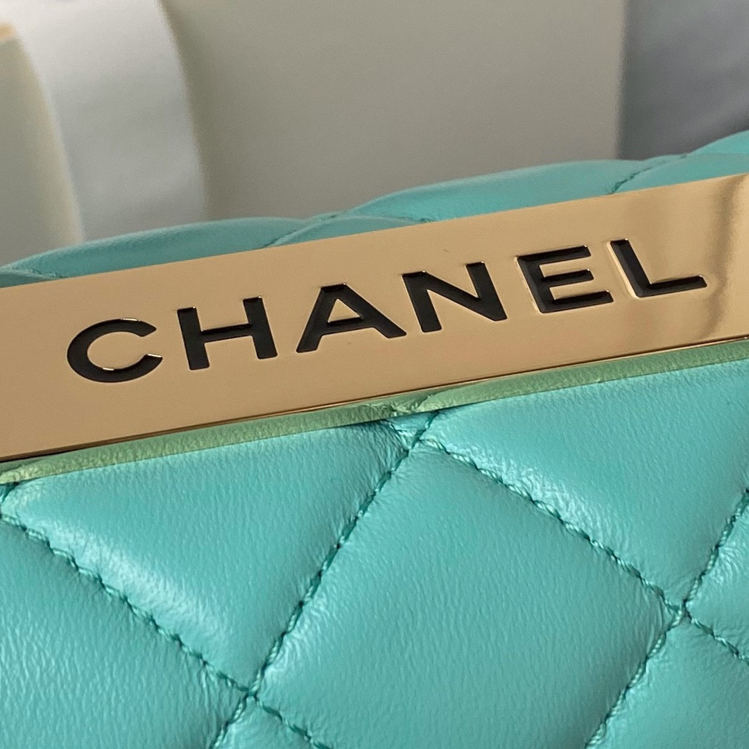 Ch*el trendy cc 23s 14.5 × 19.5 × 8 cm
