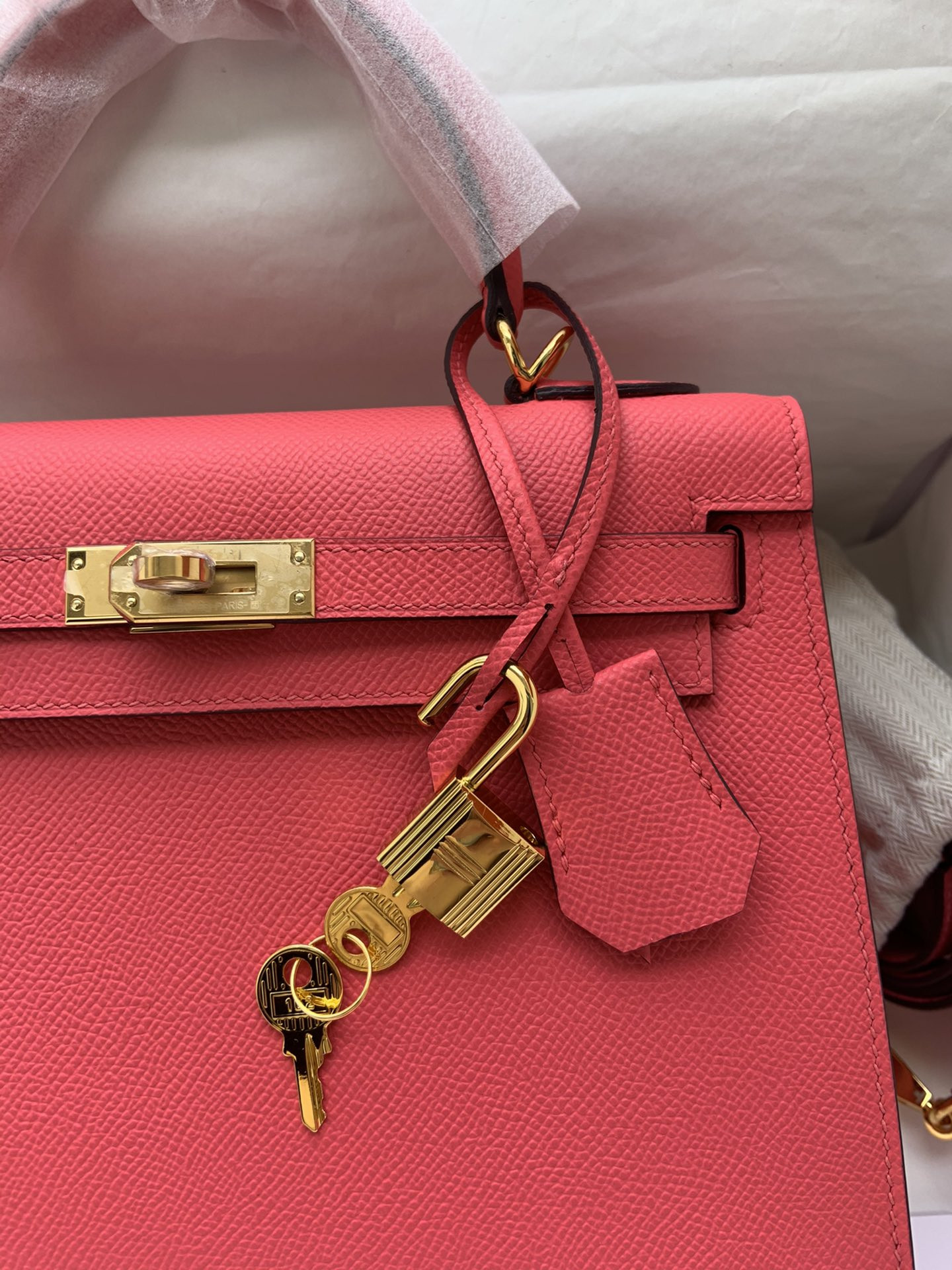 HERMÈS Kelly Gold-tone Hardware 25 28