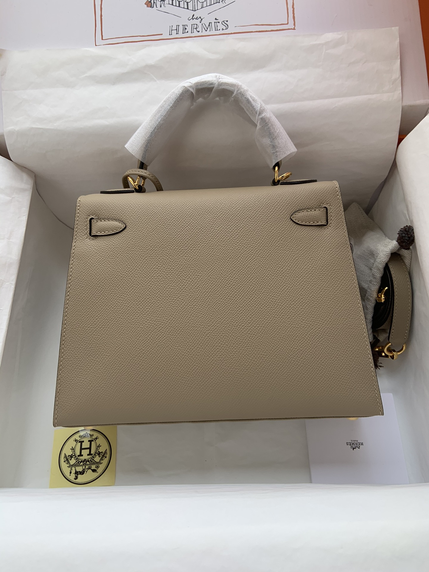 HERMÈS Kelly Gold-tone Hardware 25 28