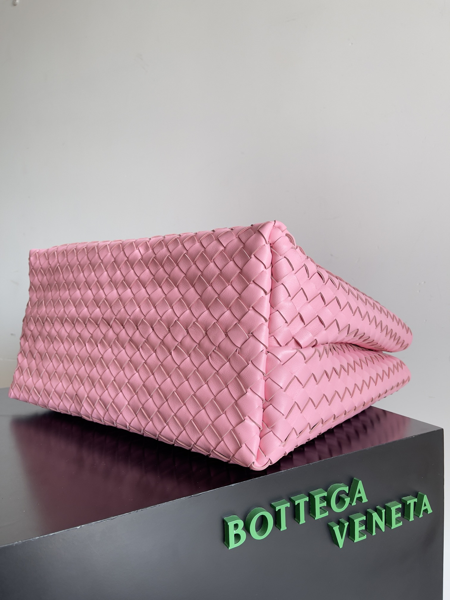 bo*te*ga Ve*ne*ta  large andiamo 42x18x35cm