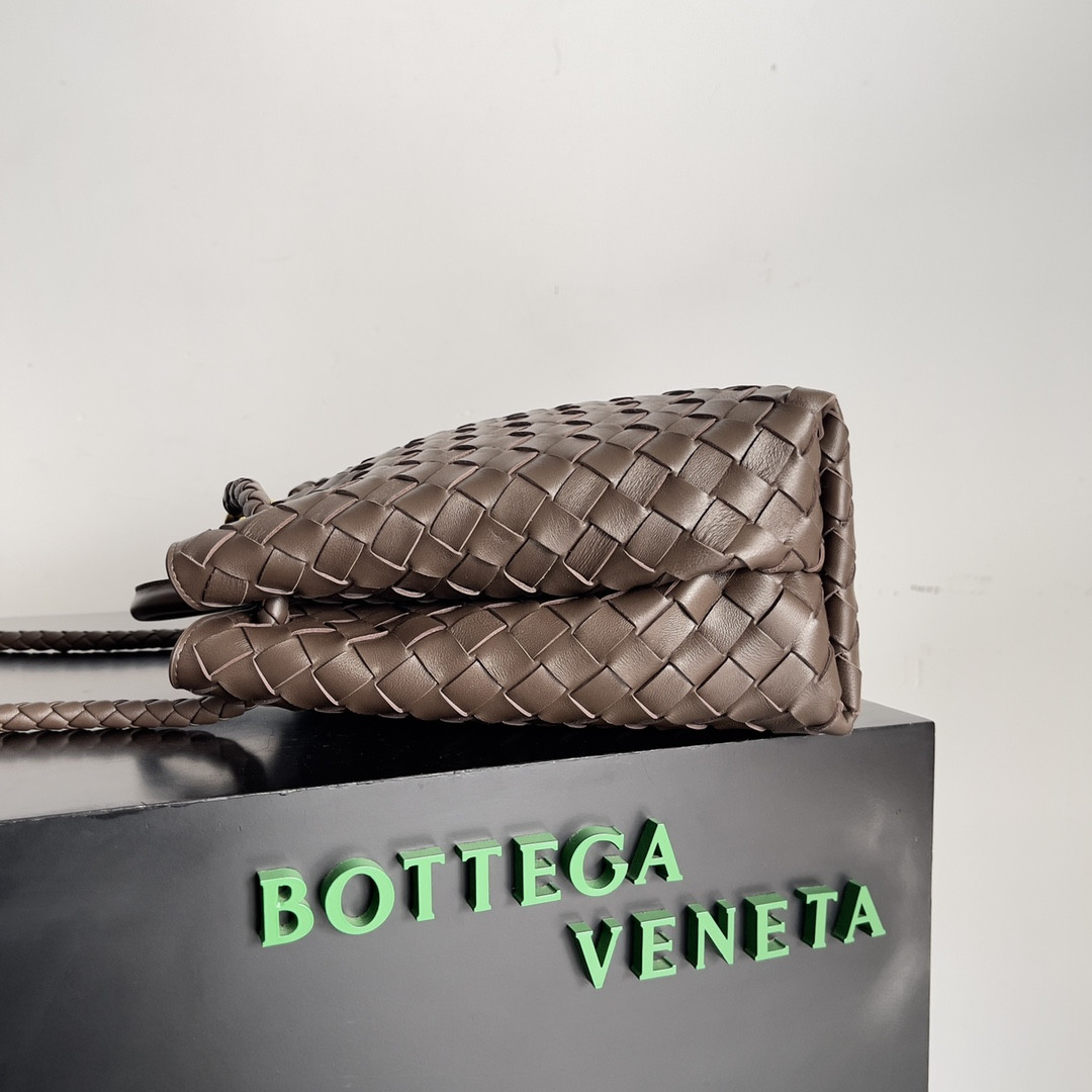 bo*te*ga Ve*ne*ta medium andiamo 32x25x11cm