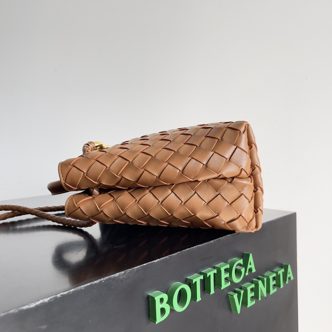 bo*te*ga Ve*ne*ta small andiamo 25x22x10.5cm