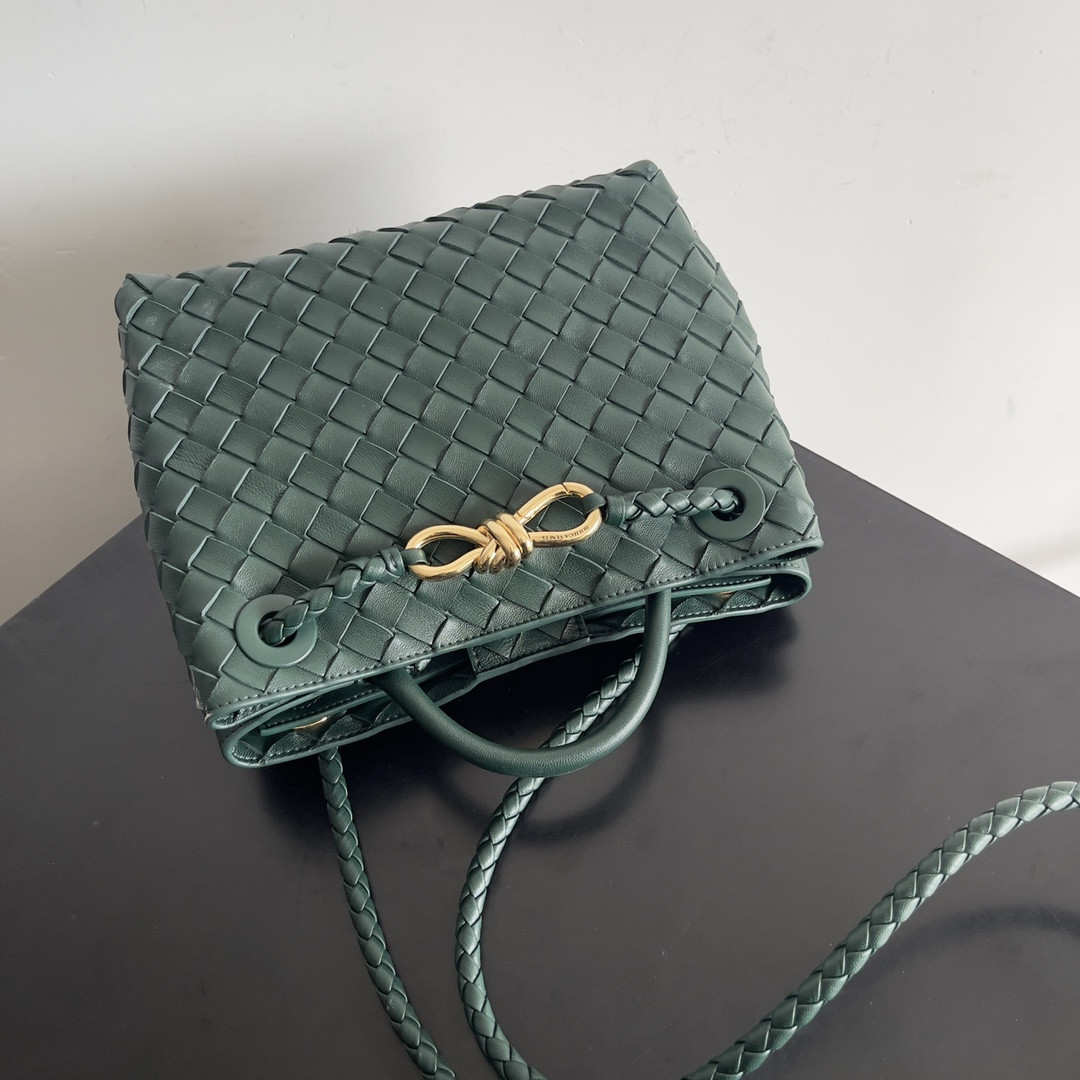 bo*te*ga Ve*ne*ta small andiamo 25x22x10.5cm