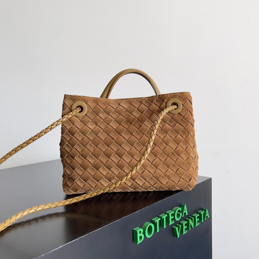 bo*te*ga Ve*ne*ta small andiamo 25x22x10.5cm