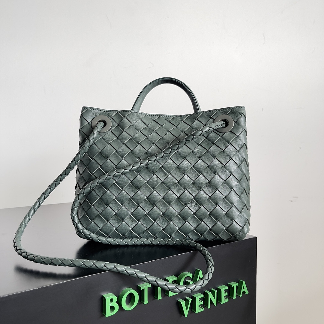 bo*te*ga Ve*ne*ta small andiamo 25x22x10.5cm