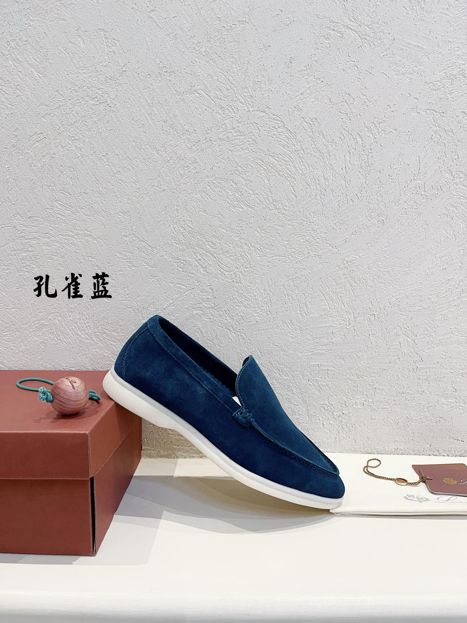 ua L**o p*ana summer walk loafers