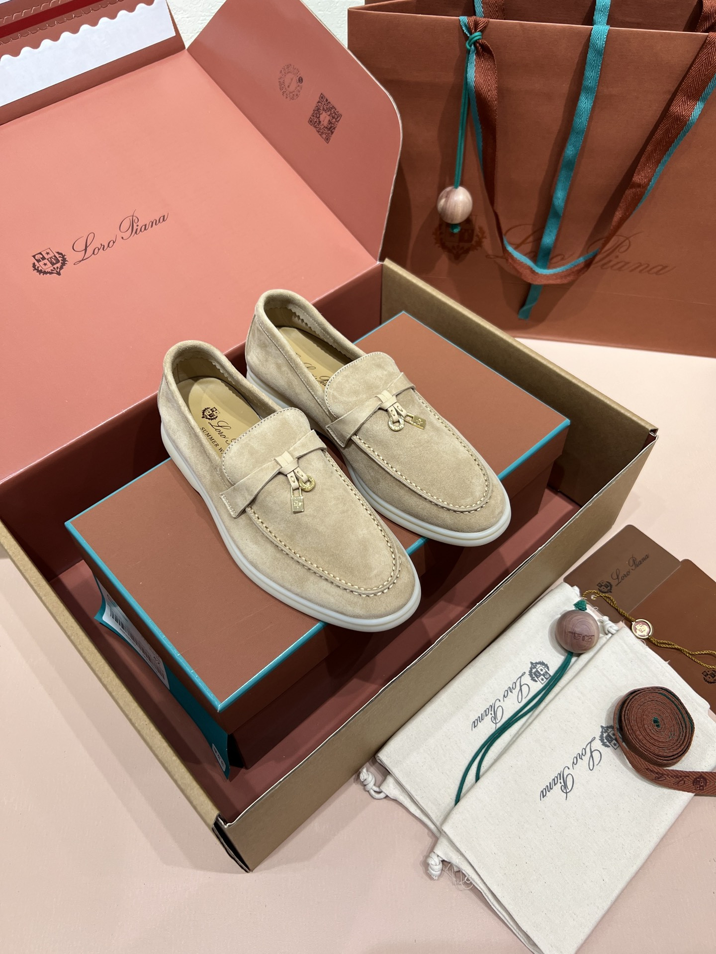 ua L**o p*ana summer charms walk loafers
