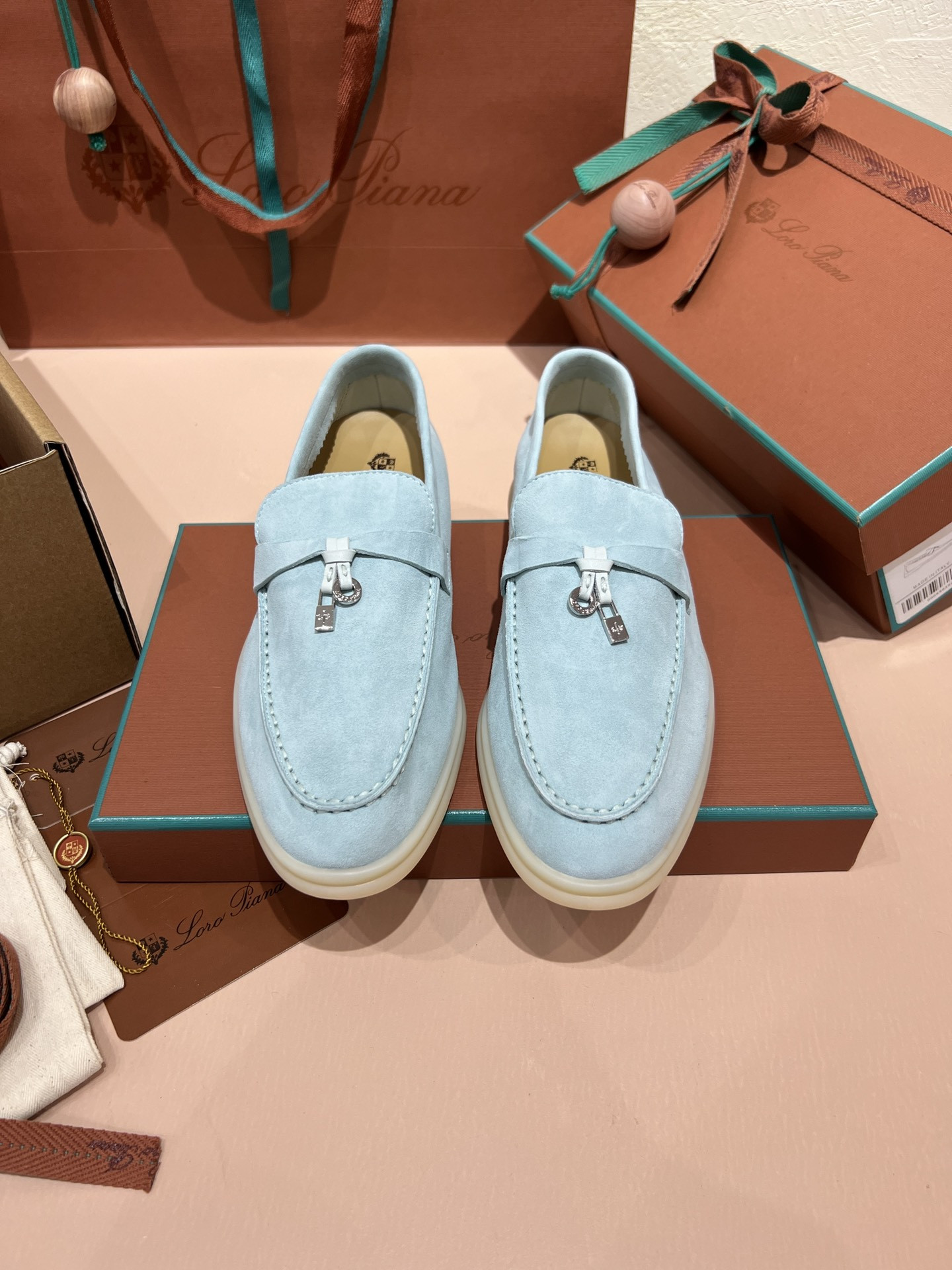ua L**o p*ana summer charms walk loafers
