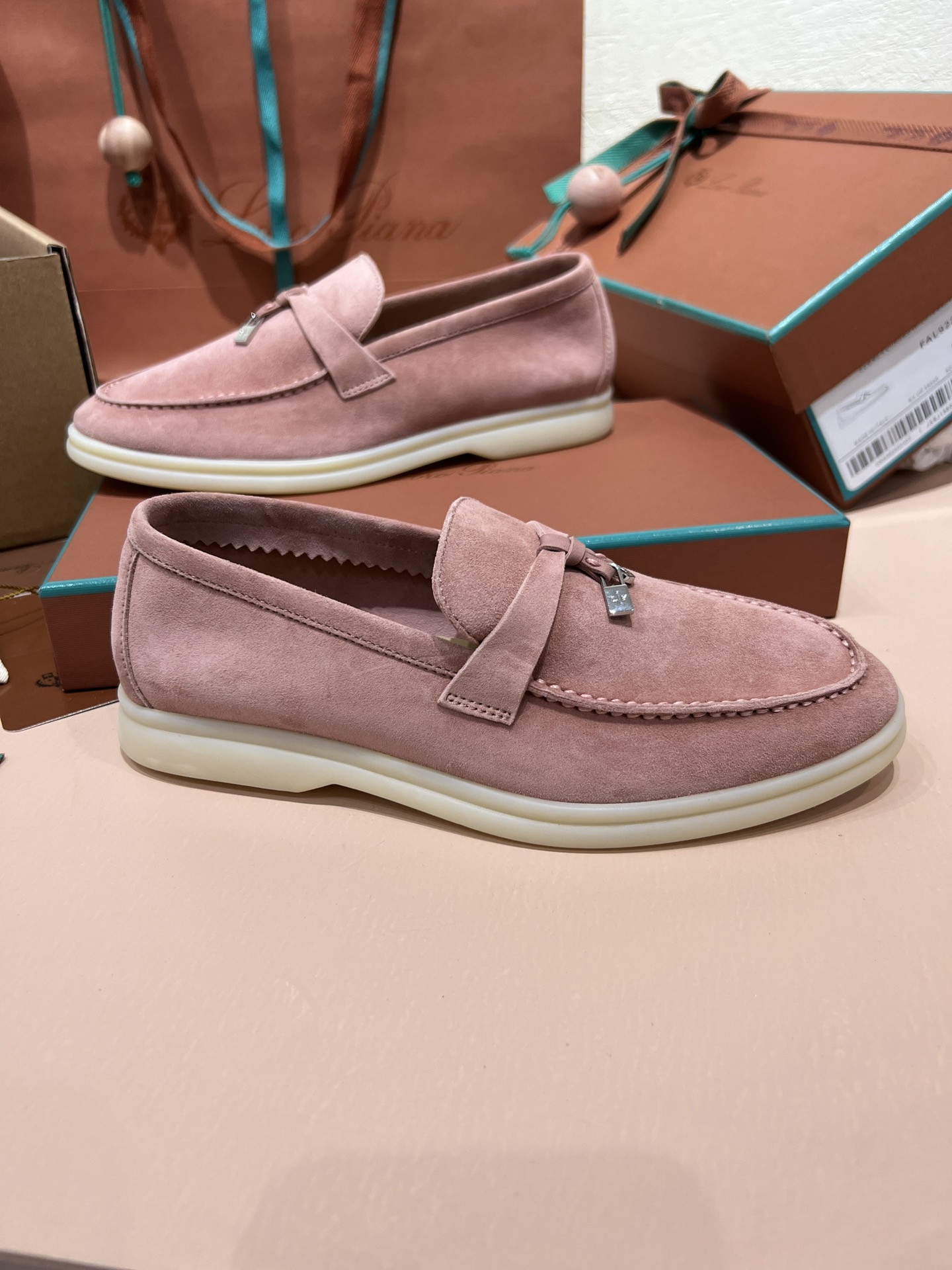 ua L**o p*ana summer charms walk loafers