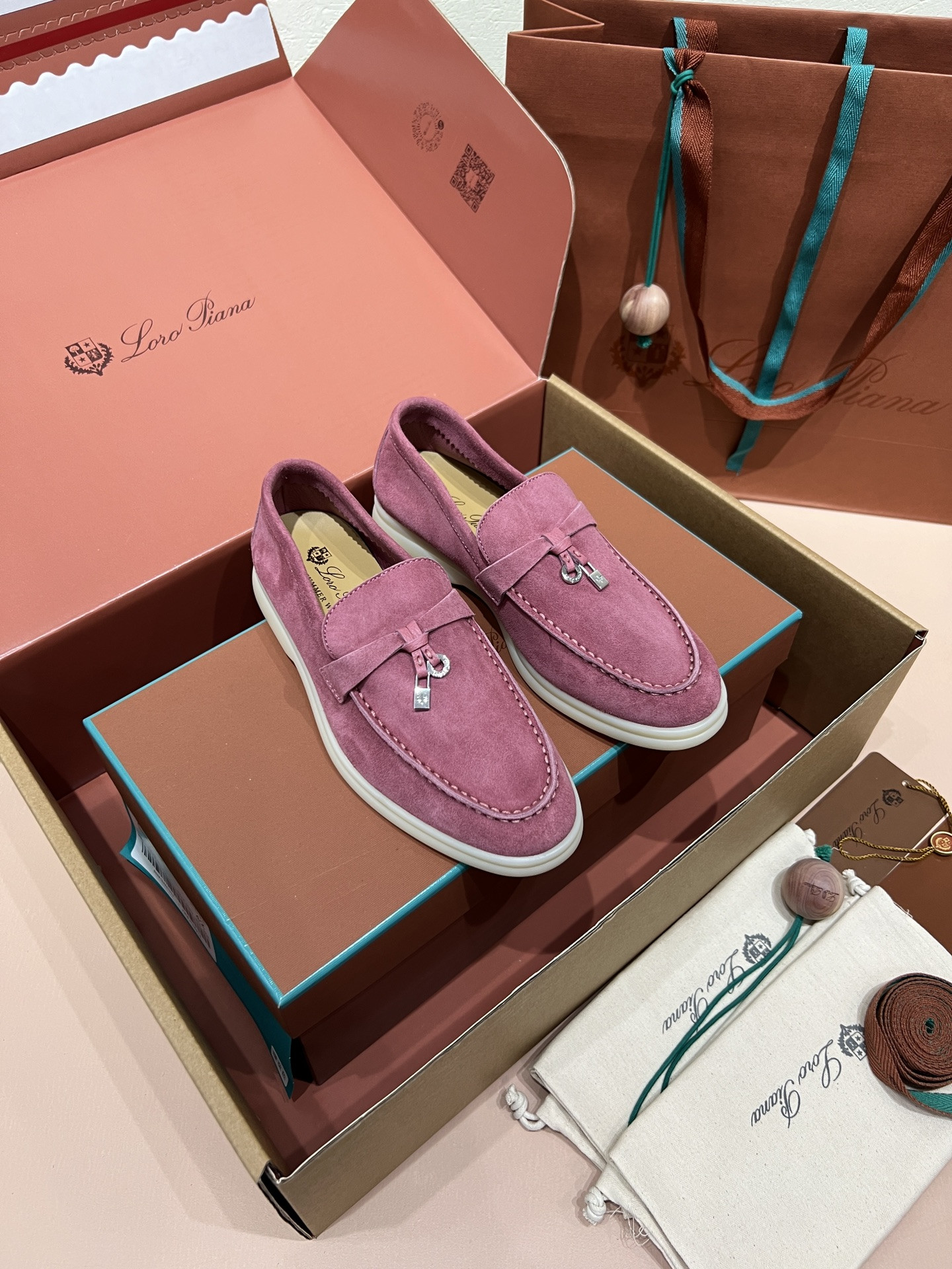 ua L**o p*ana summer charms walk loafers