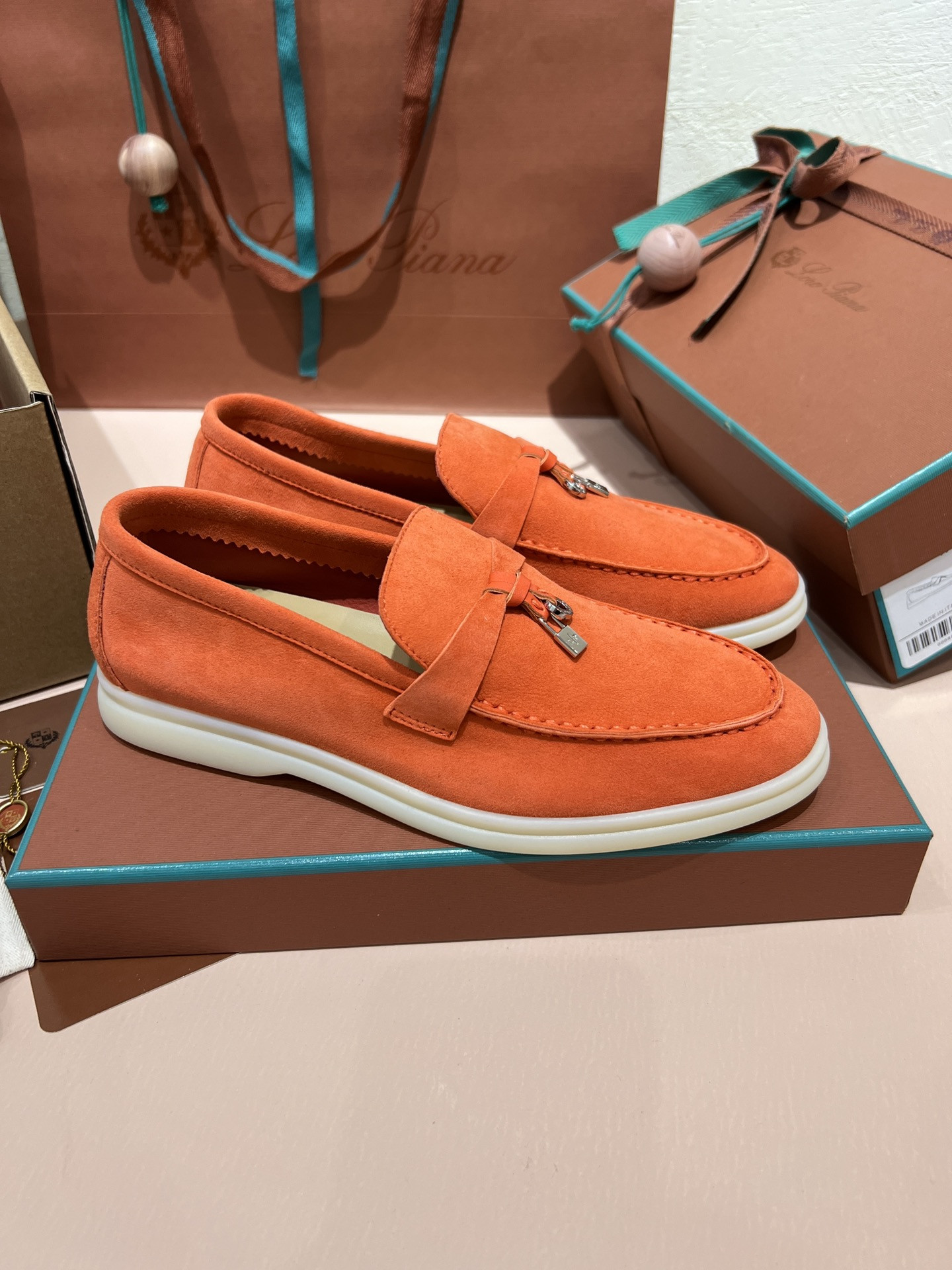 ua L**o p*ana summer charms walk loafers